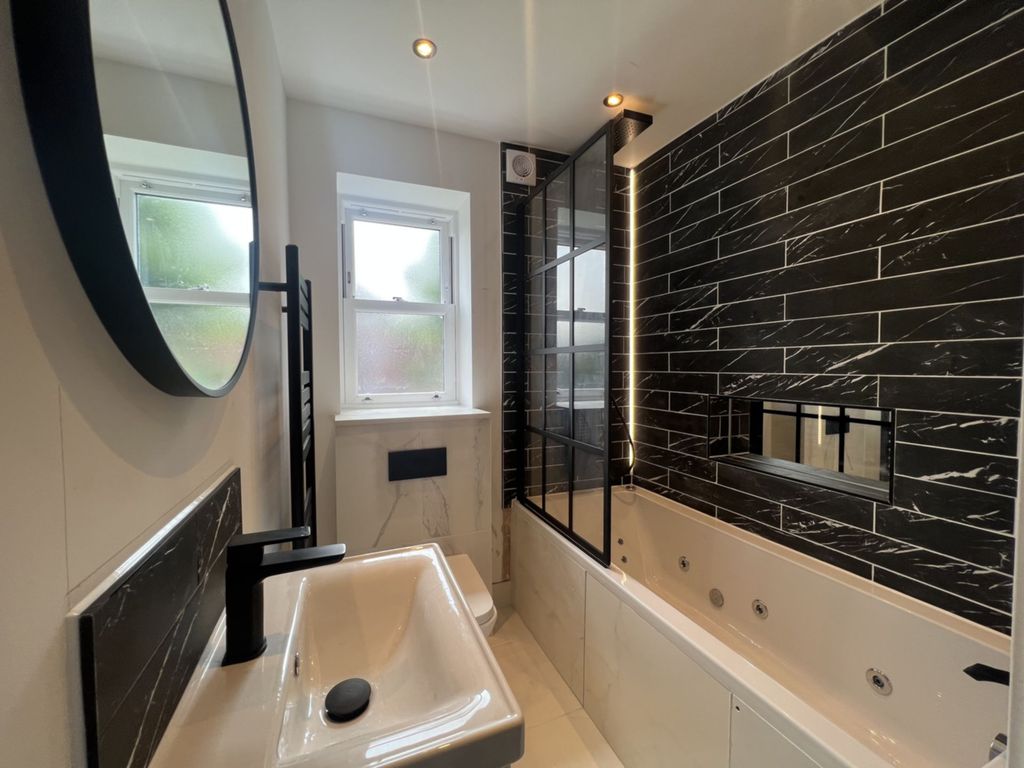 Property photo 1 of 13 Photo 13