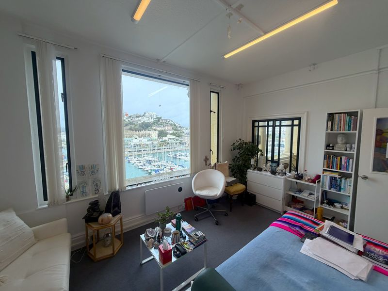 Property photo 3 of 11 Photo 9