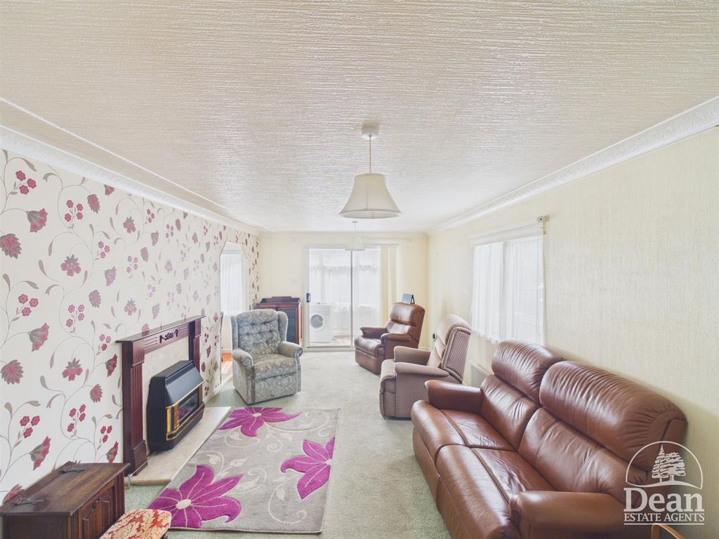 Property photo 2 of 17 Living Room