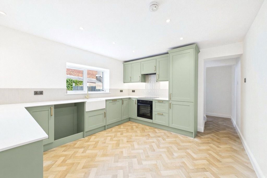 Property photo 2 of 17 Kitchen/Dining Room