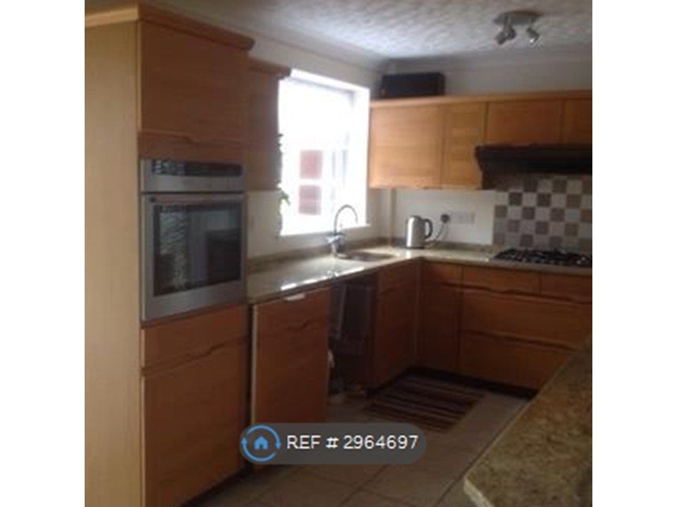 Property photo 3 of 15 Kitchen