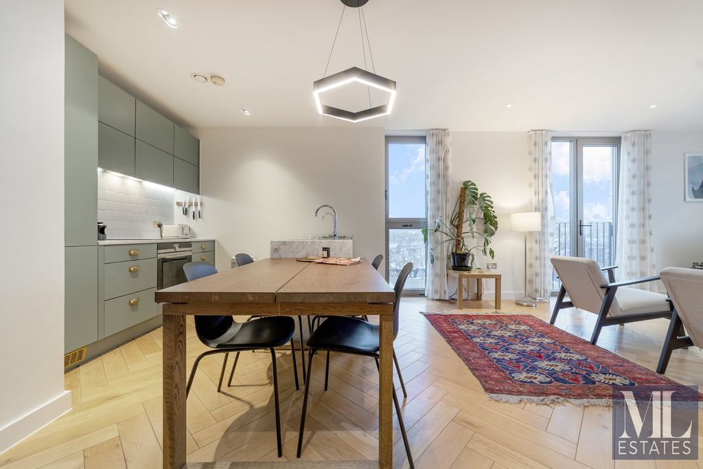 Property photo 3 of 11 Photo 13