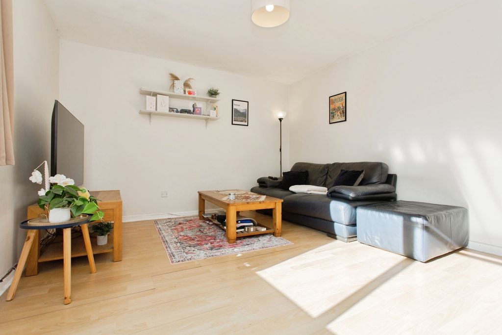 Property photo 2 of 12 Pbox-Img.Jpg