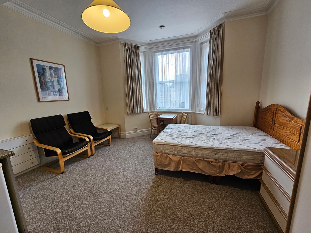 Property photo 3 of 20 1000020310