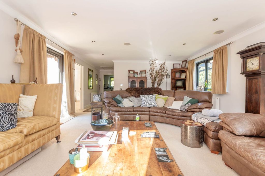 Property photo 3 of 15