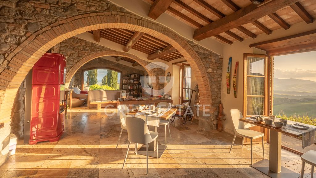 Property photo 2 of 173 Interiors