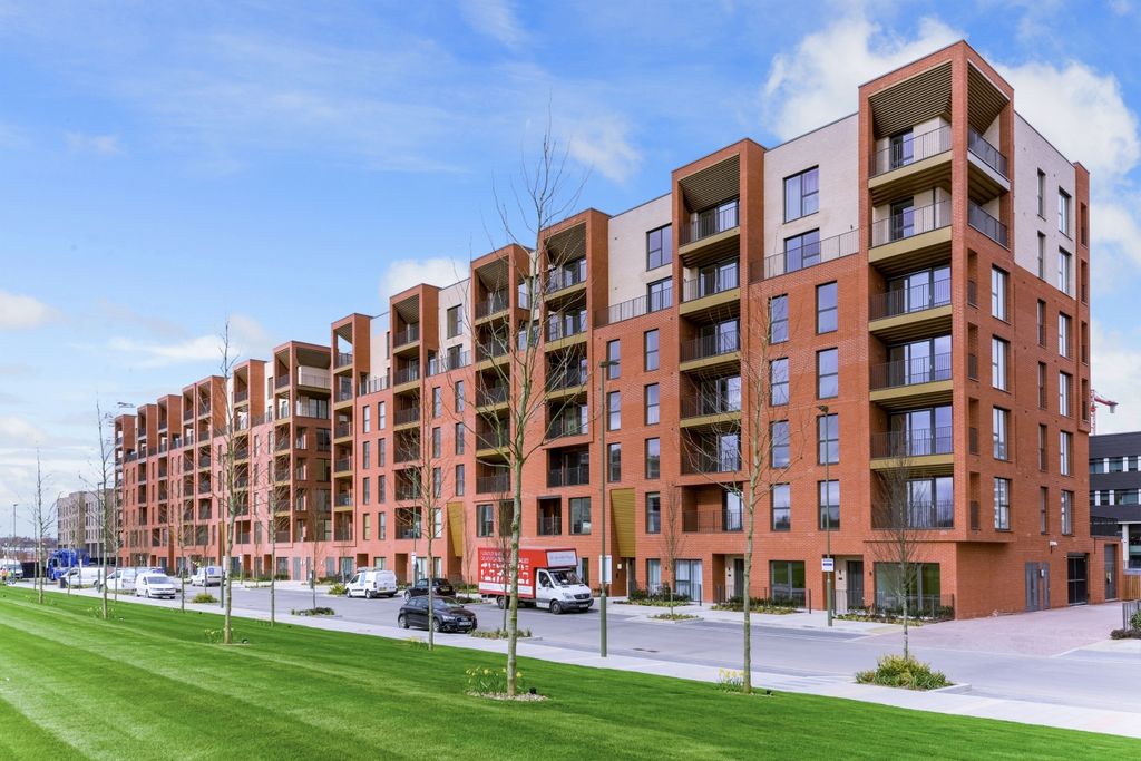 Property photo 1 of 2 Colindale Gardens