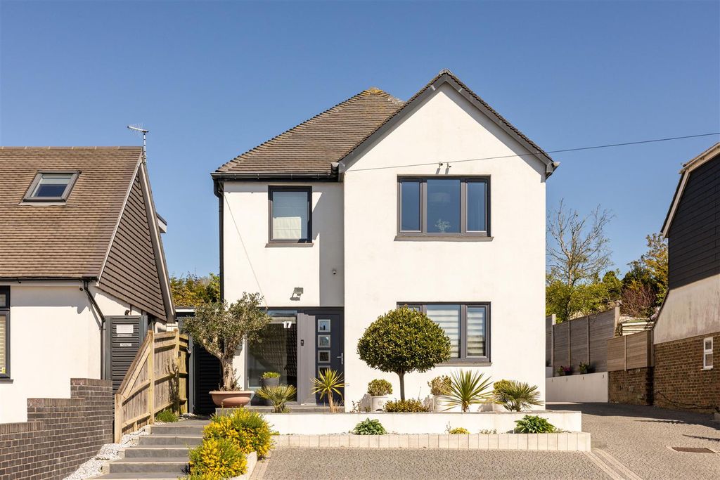 Property photo 1 of 25