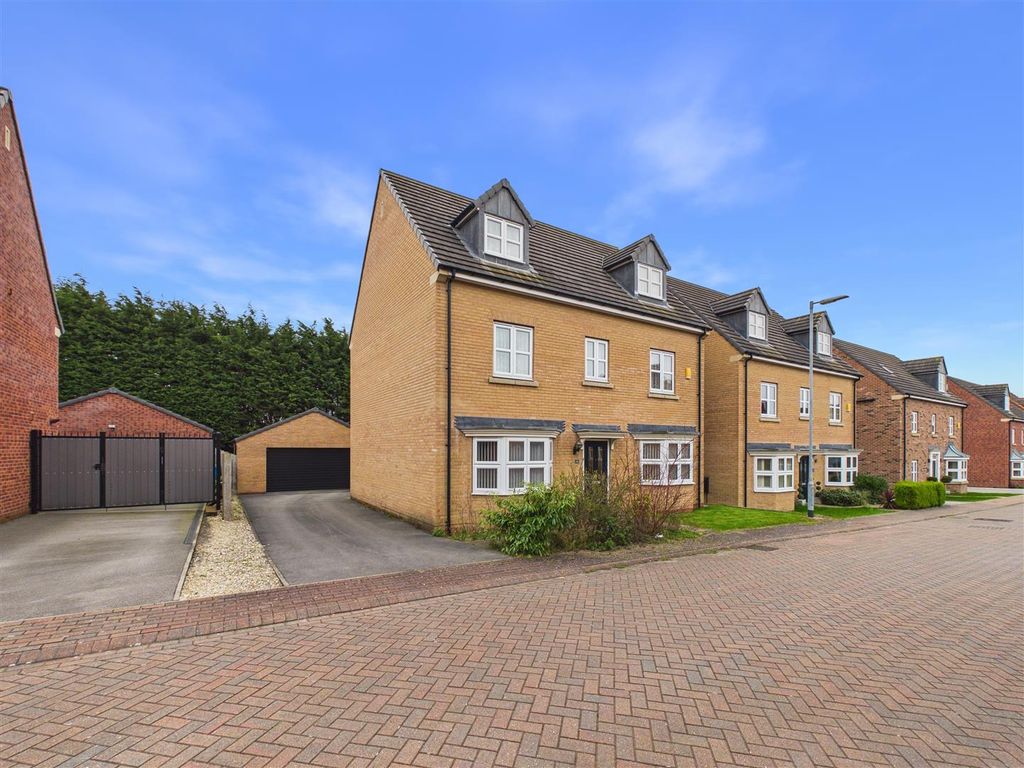 Property photo 1 of 25 Front