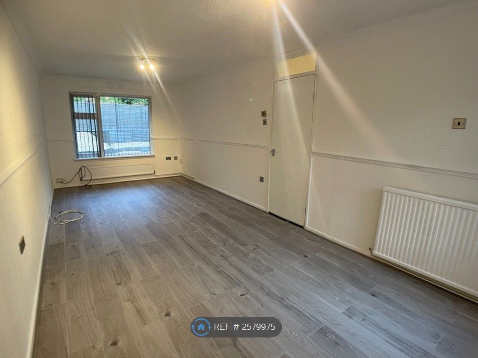 Property photo 3 of 13 Living Room