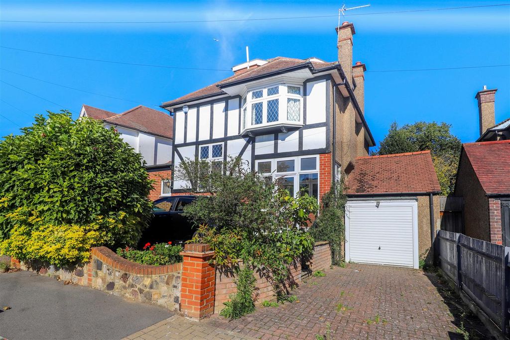 Property photo 1 of 16 Mount Stewart Avenue