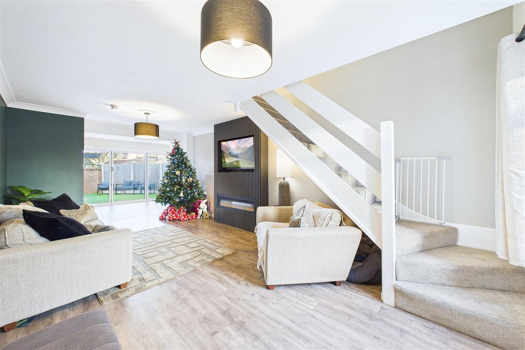 Property photo 3 of 24