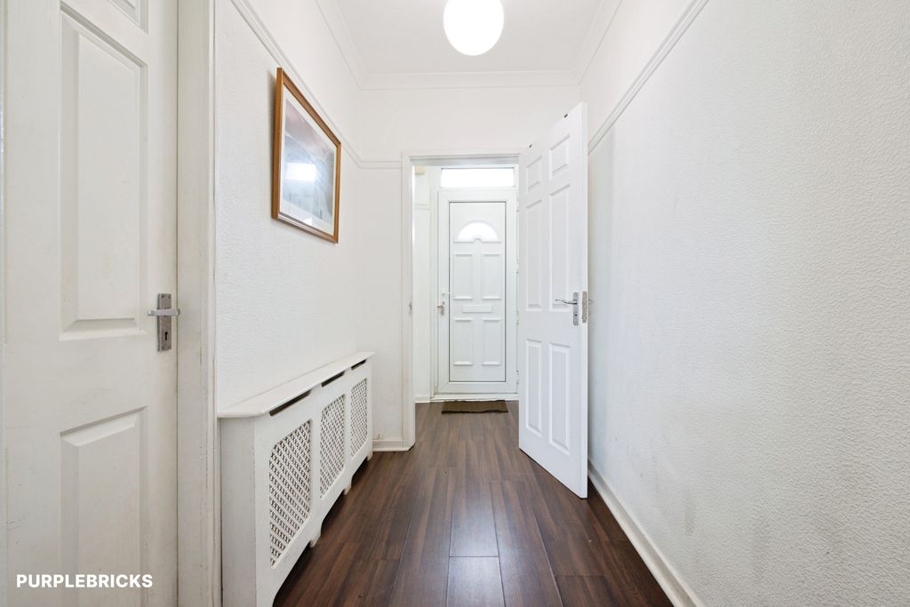Property photo 2 of 28 Hallway