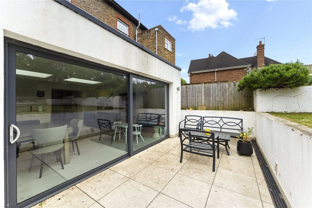 Property photo 3 of 9 External View
