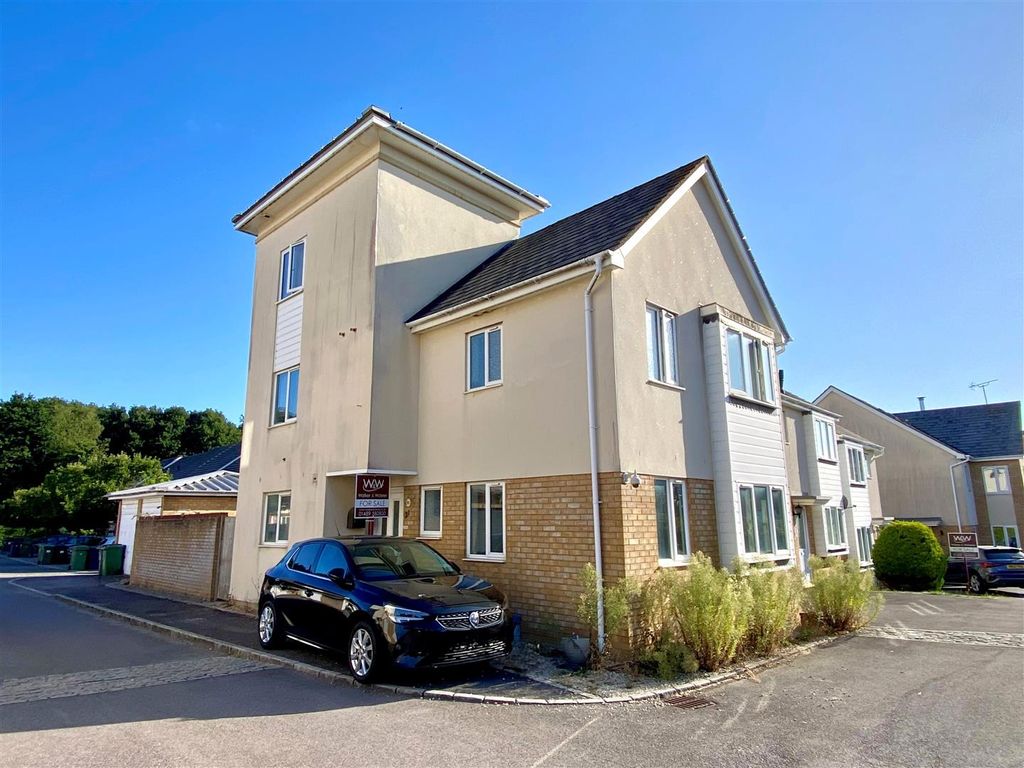 Property photo 1 of 14 New Front 2.Jpg