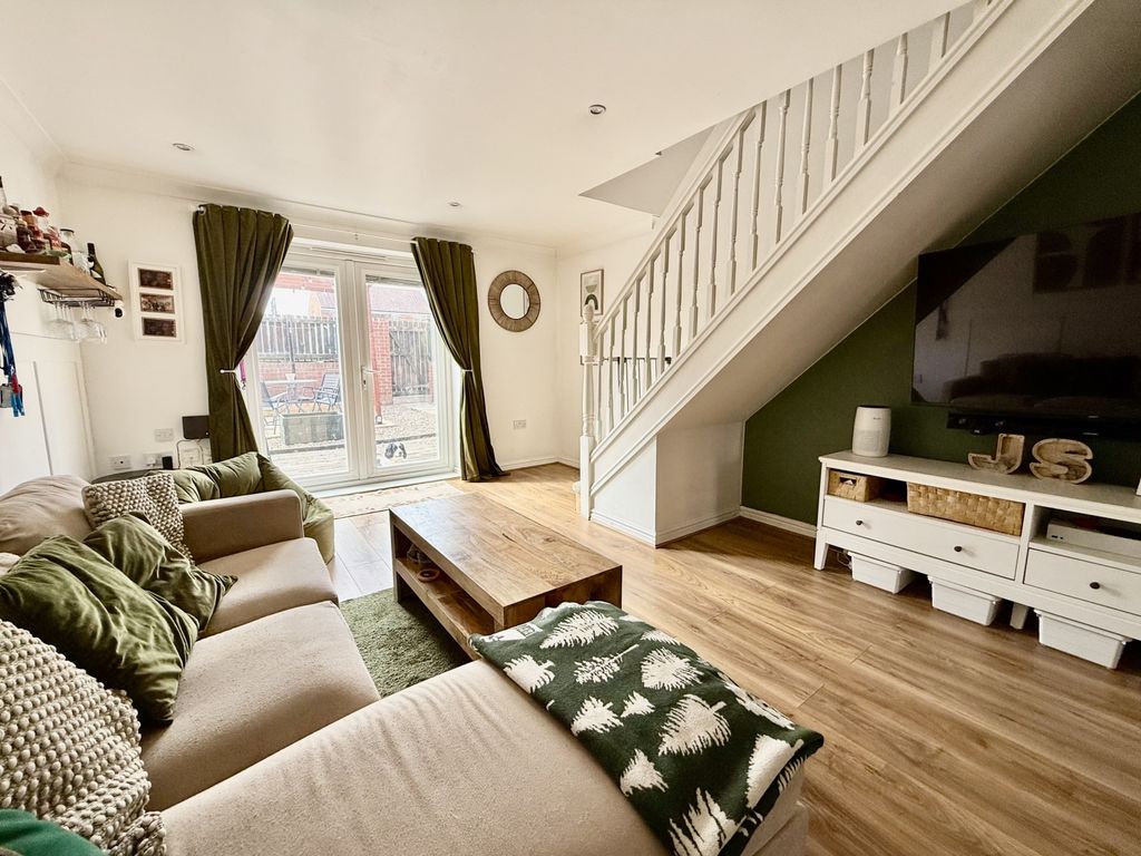Property photo 2 of 10 Img_2435