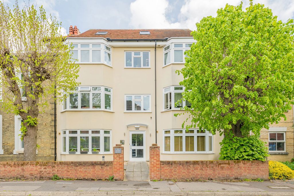 Property photo 1 of 8