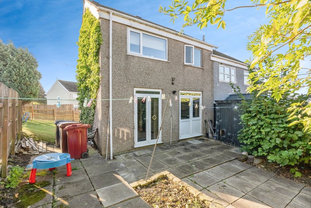 Property photo 2 of 17 Photo