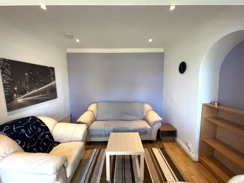 Property photo 1 of 14 Photo 13