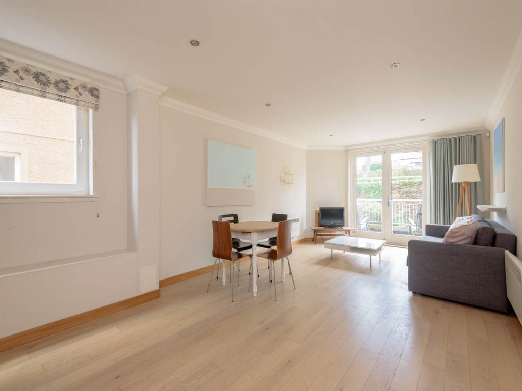 Property photo 2 of 14 61279_Hamiltoncourt-1