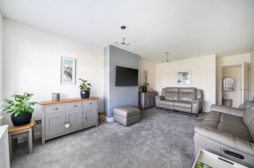 Property photo 3 of 21 1425829-9-69Bdbc1...