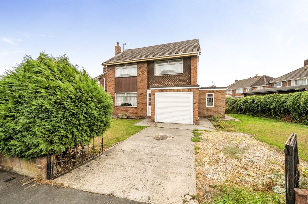 Property photo 1 of 12 151693112