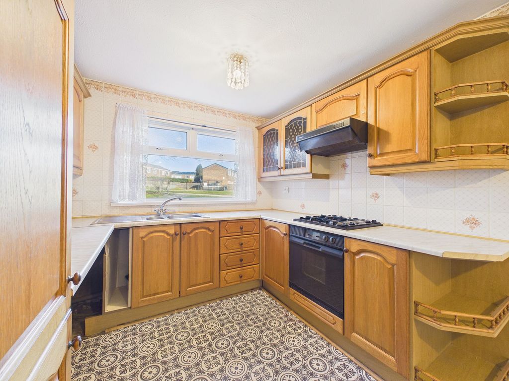 Property photo 3 of 10 Kitchen