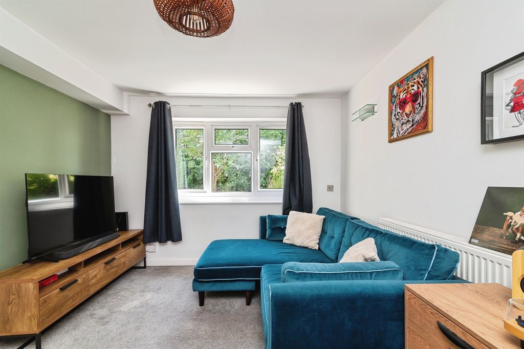 Property photo 2 of 19