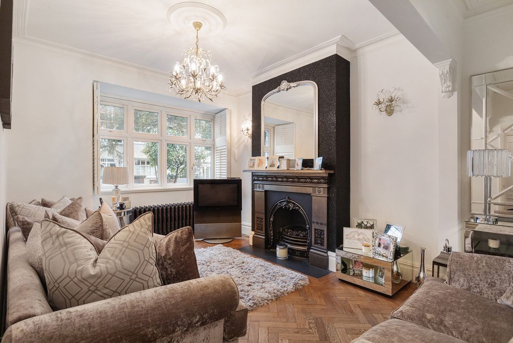 Property photo 2 of 17