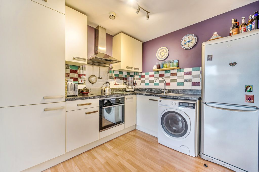 Property photo 3 of 14 Kitchen