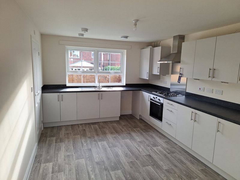 Property photo 3 of 6 Photo 6