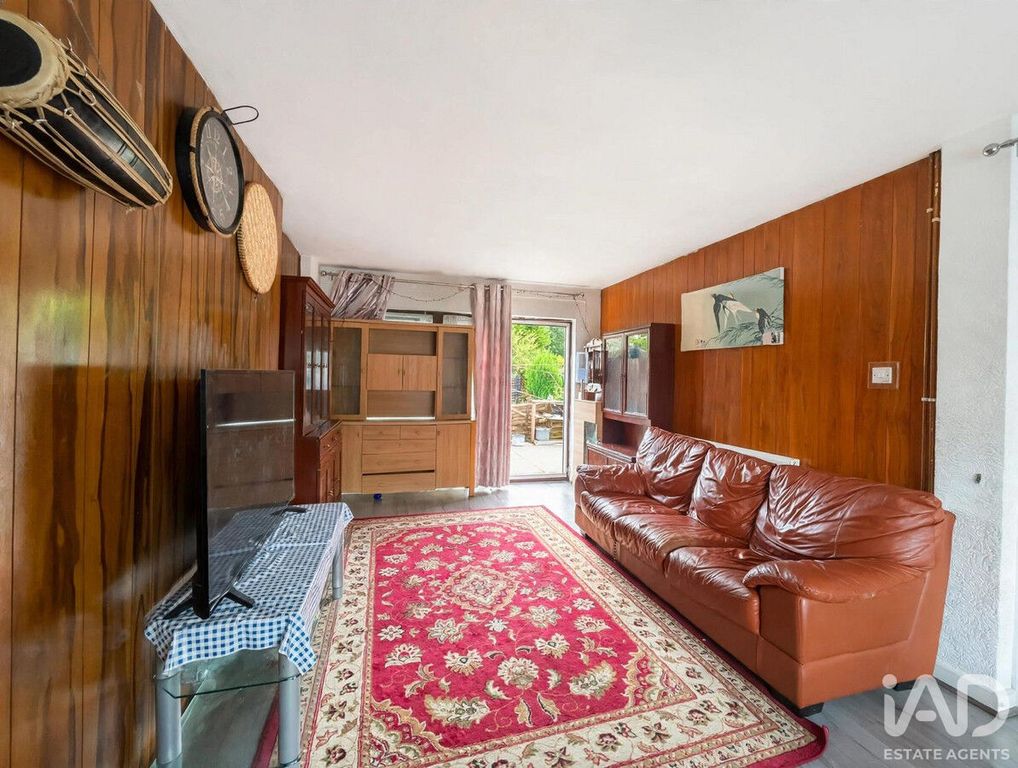 Property photo 2 of 16