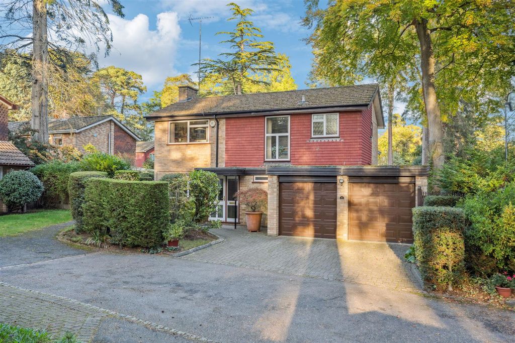 Property photo 1 of 25 Redwood Glade, Leighton Buzzard