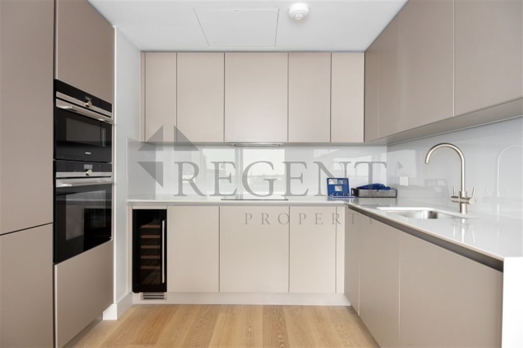 Property photo 2 of 9 Kitchen