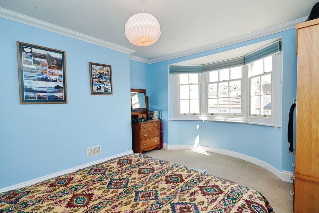 Property photo 3 of 17 Photo