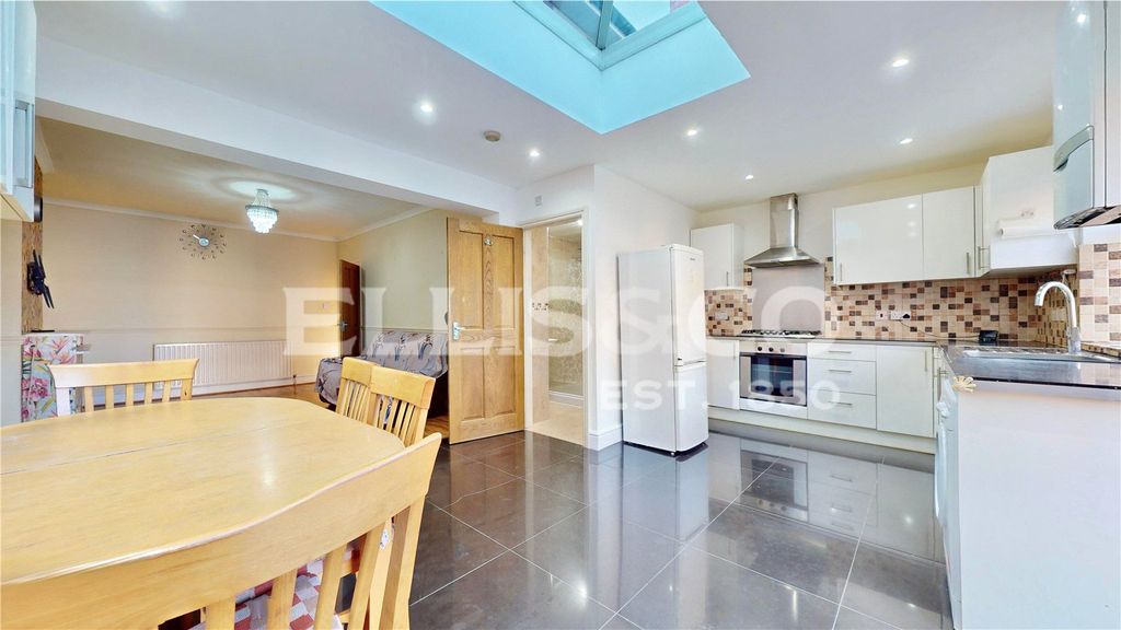 Property photo 3 of 15 Picture No. 01