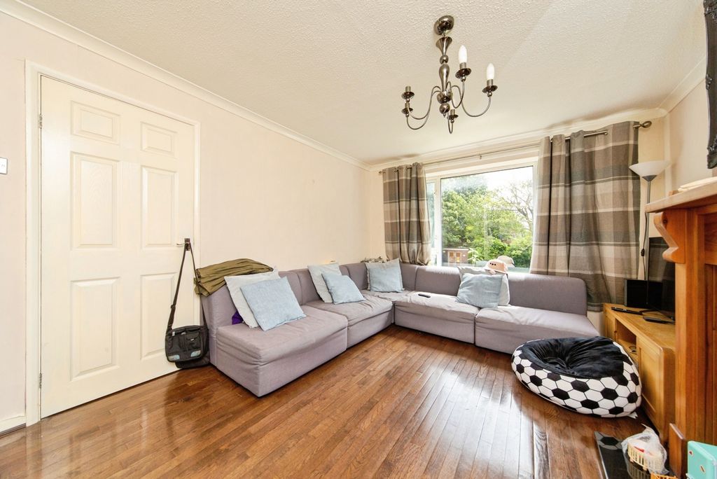 Property photo 2 of 12 Pbox-Img.Jpg