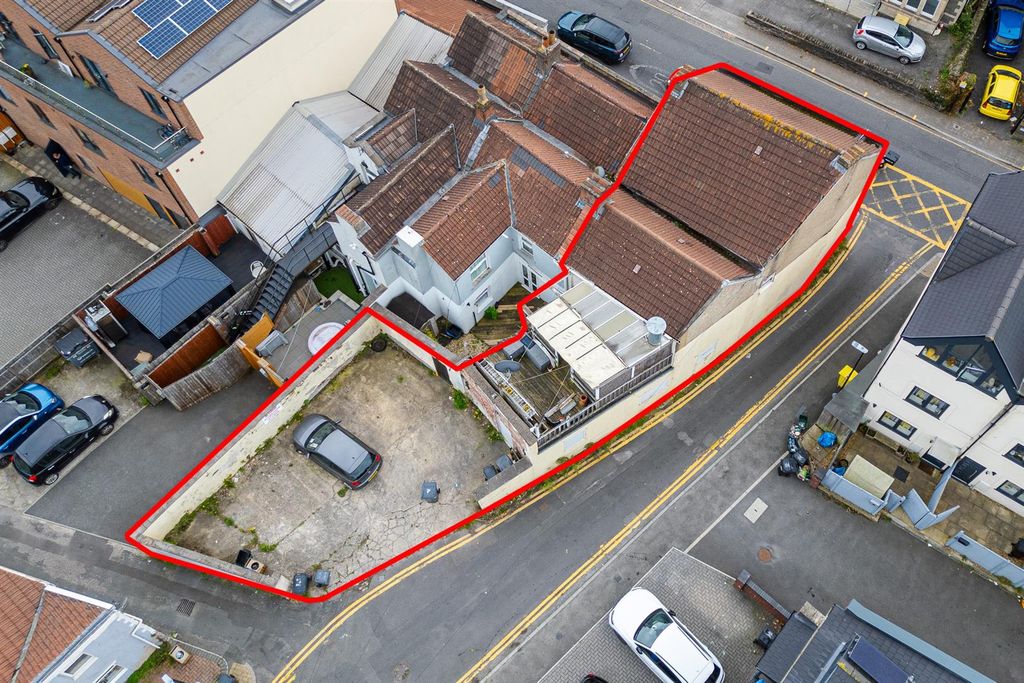 Property photo 2 of 39 361 Two Mile Hill Road, Kingswood, Bristol Bs15 1A