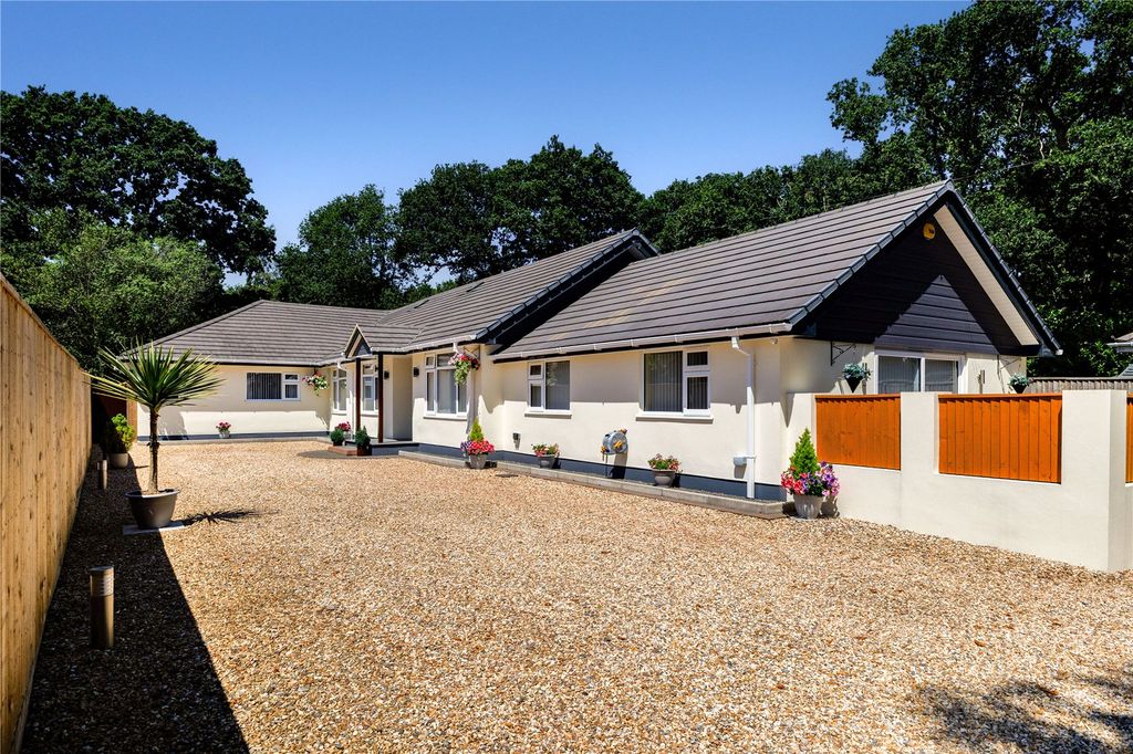 Property photo 1 of 27 Picture No. 05