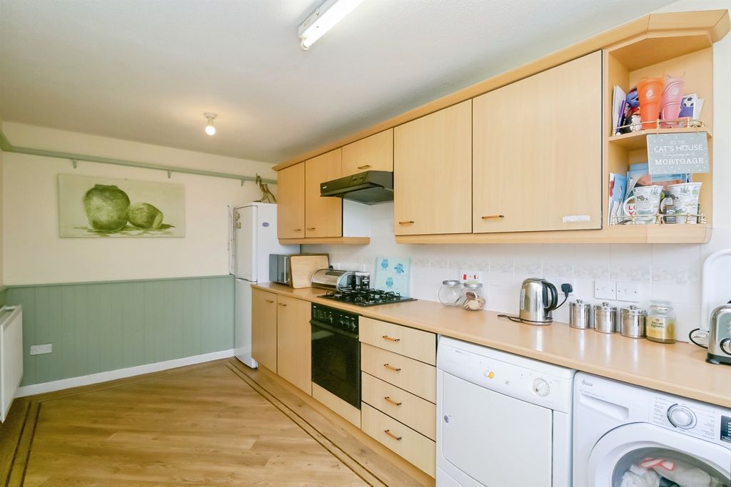 Property photo 3 of 16