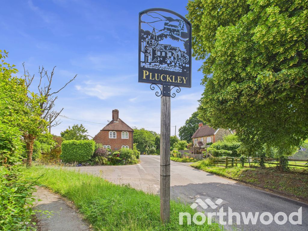 Property photo 3 of 49