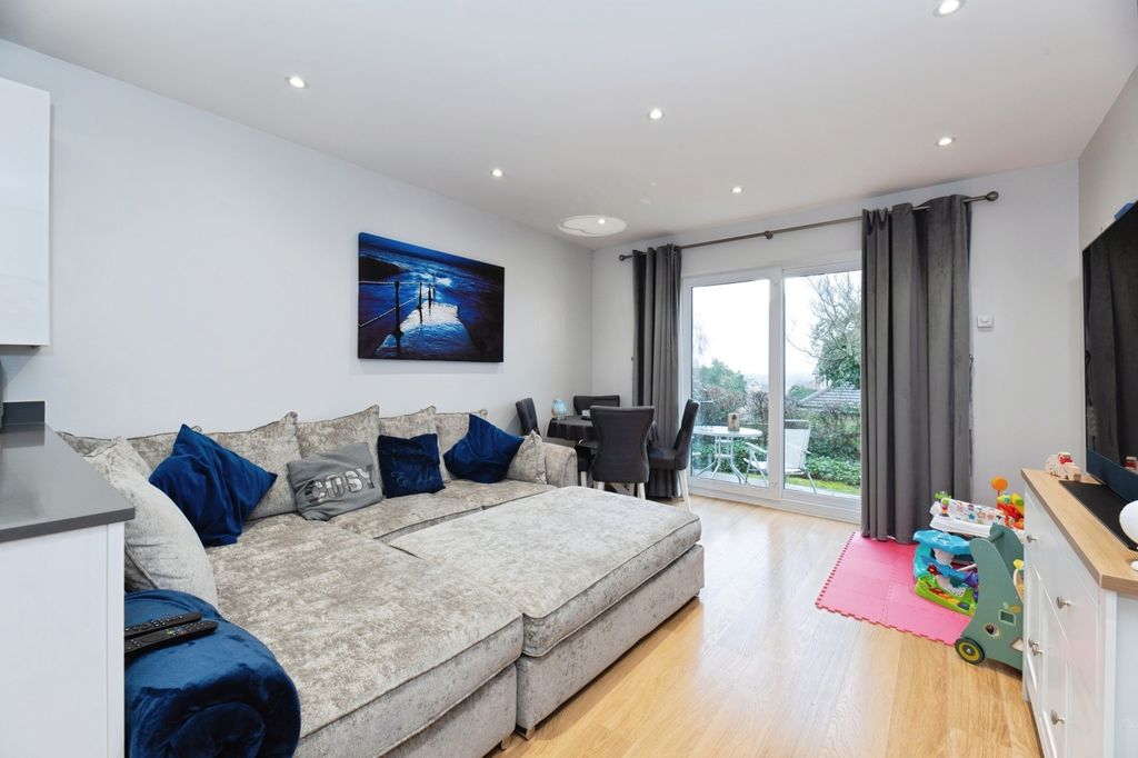 Property photo 2 of 9 Pbox-Img.Jpg