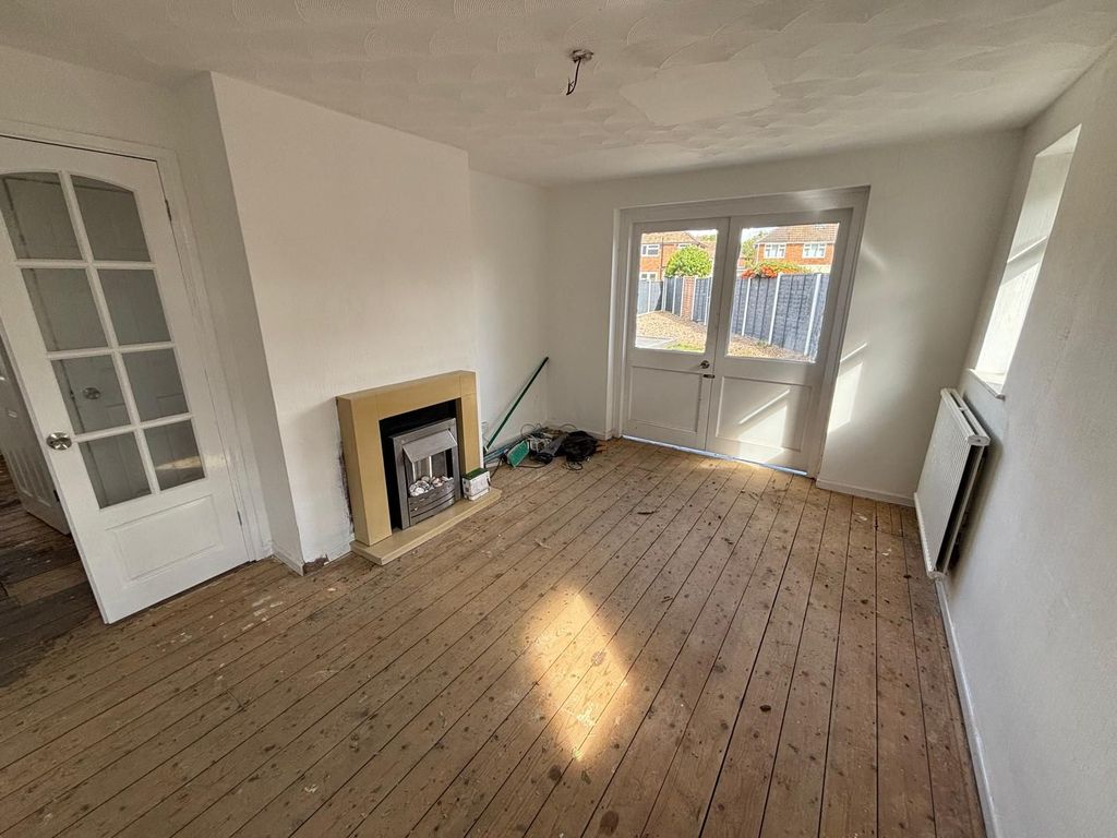 Property photo 3 of 12
