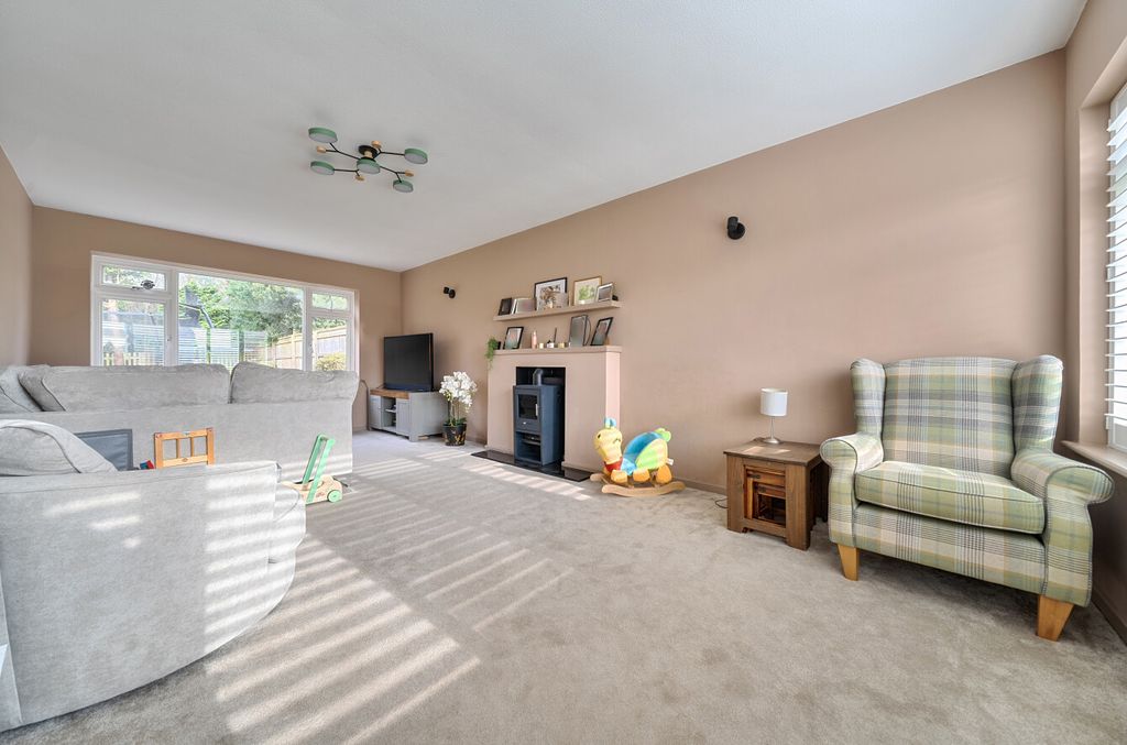 Property photo 3 of 22 1421022-10-69A709...