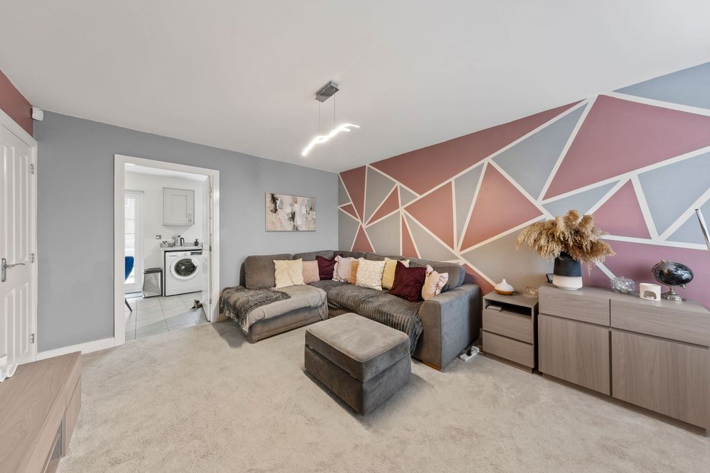 Property photo 3 of 21