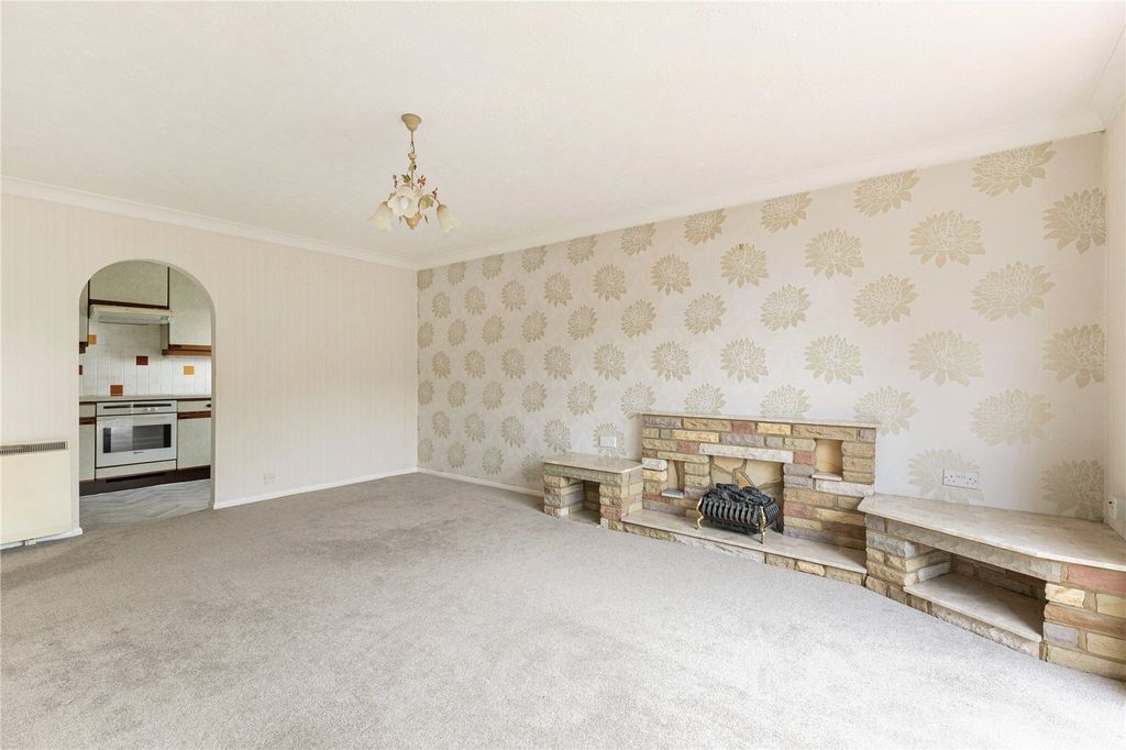 Property photo 3 of 13 Sitting Room