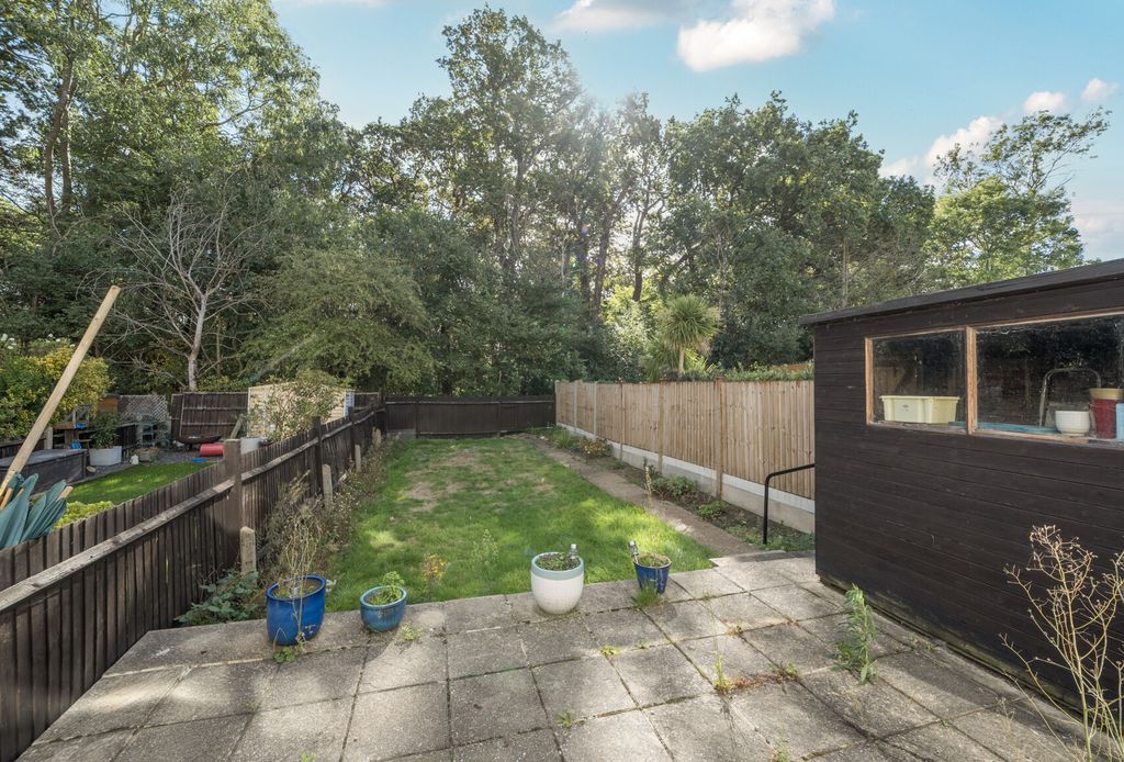 Property photo 2 of 13 1358970-7-68d51Eb...