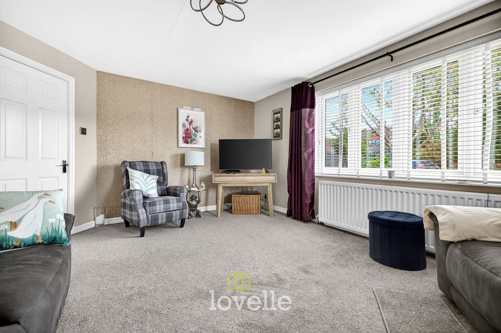 Property photo 2 of 35