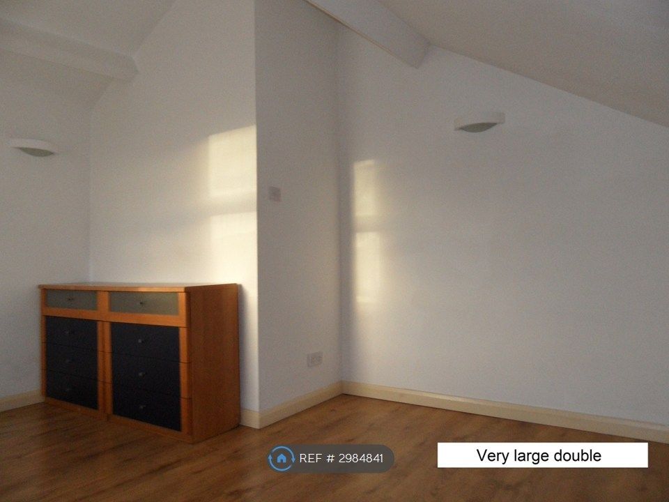 Property photo 3 of 6 Light And Airy