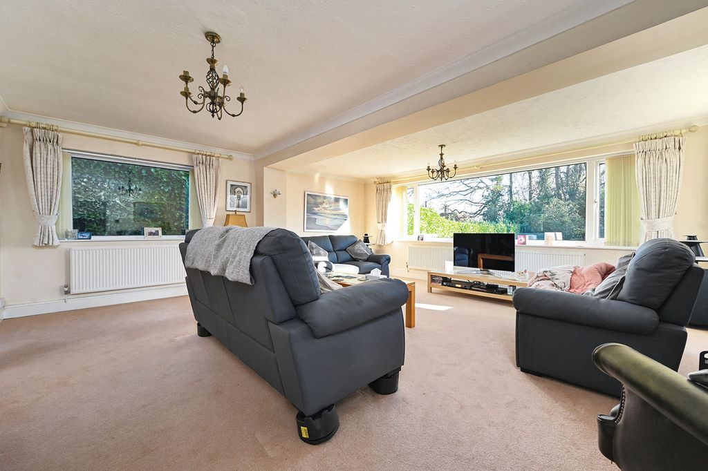 Property photo 2 of 26